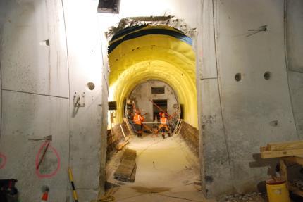 Ground freezing for tunnel cross passages